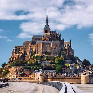 https://le-cezembre-gite-la-taniere.inbrittany.com